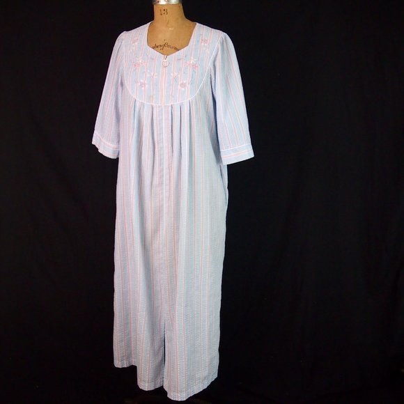 MISS ELAINE Seersucker Zip Front House Dress Robe - Picture 2 of 7